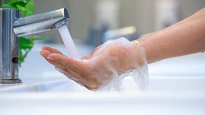 Prejak pritisak na slavini